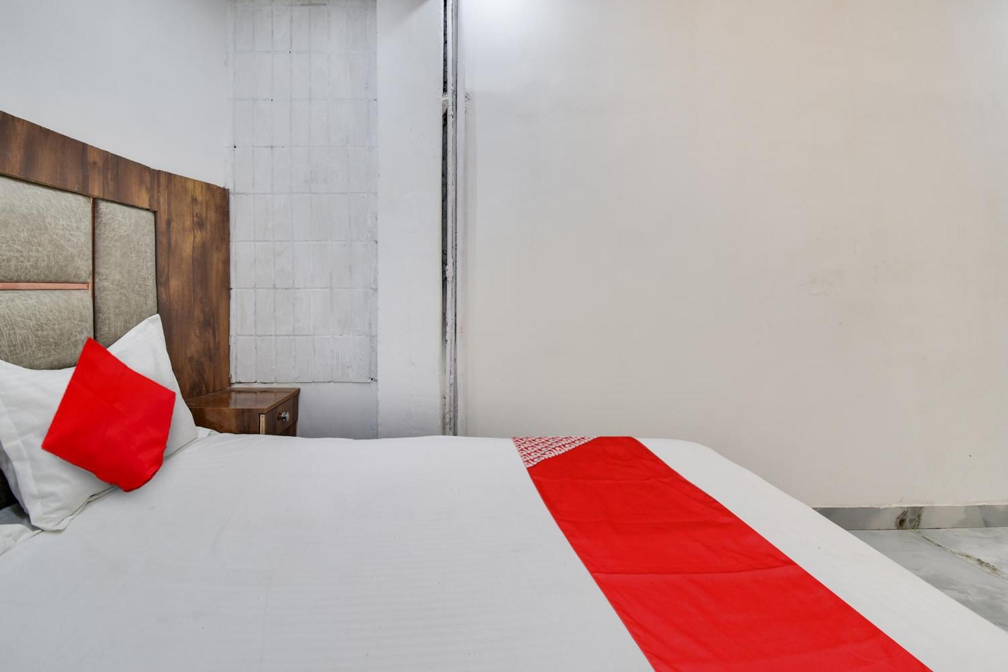 Hotel O Golden King Guest House New Delhi Ngoại thất bức ảnh