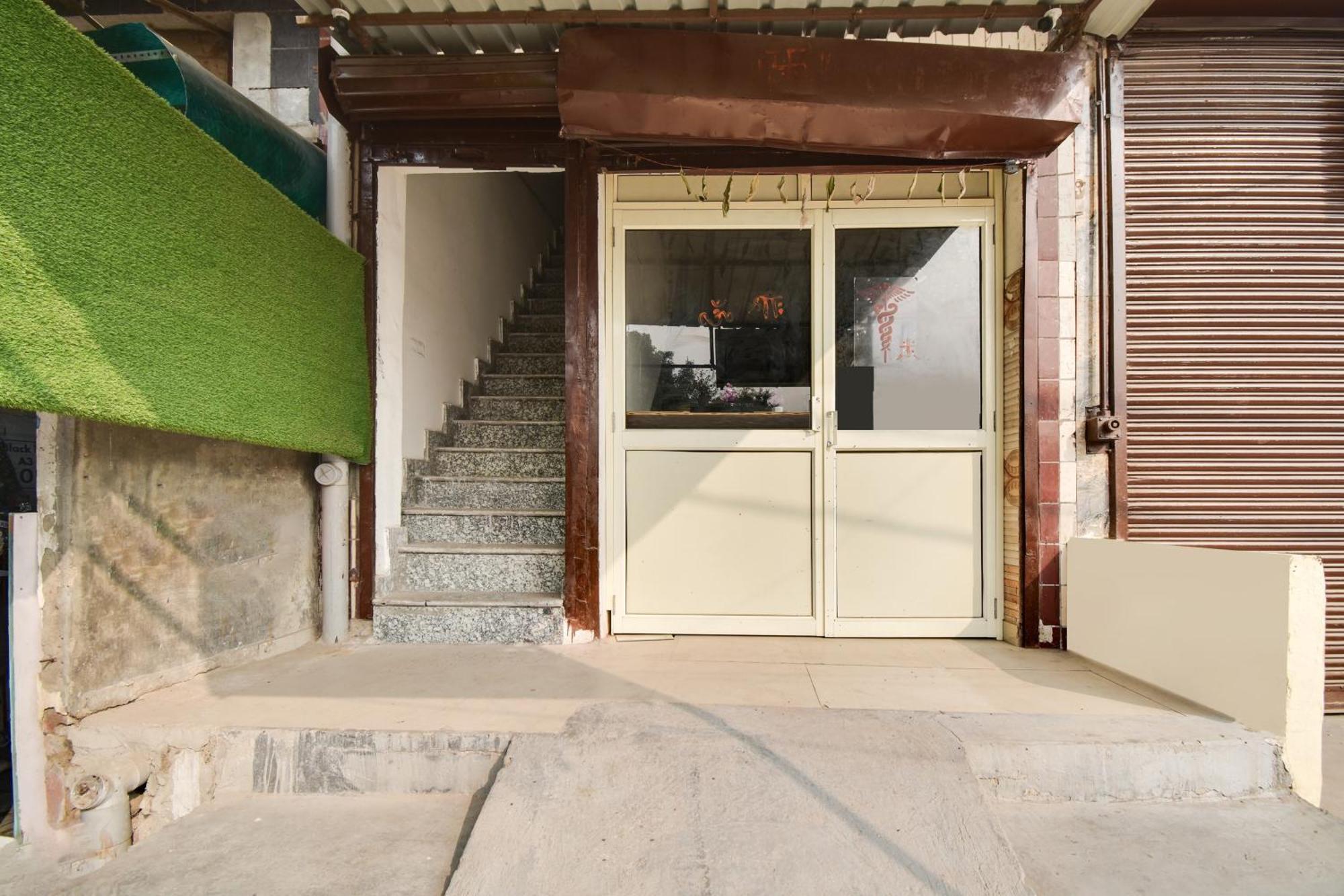 Hotel O Golden King Guest House New Delhi Ngoại thất bức ảnh