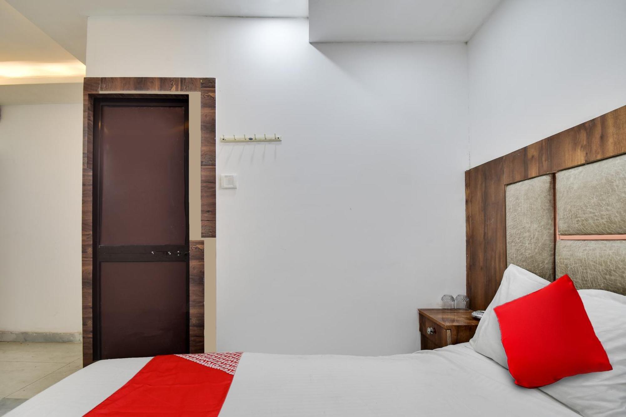 Hotel O Golden King Guest House New Delhi Ngoại thất bức ảnh